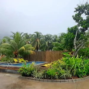 https://castaway-lodge.maheislandhotels.com